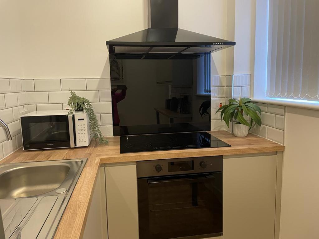 Wren - Luxury 1 Bed Serviced Suites Apartment Coventry